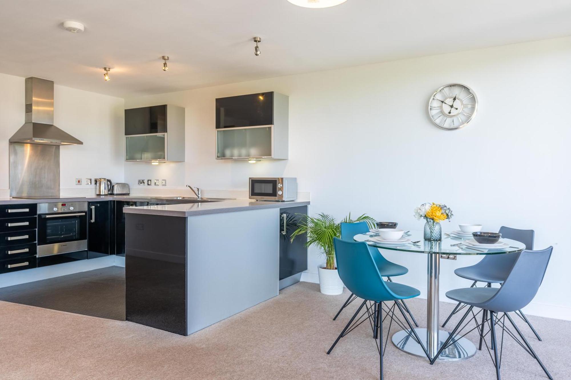 Cotels At Vizion: Central Serviced Apartments with Free Parking Milton Keynes Exterior photo