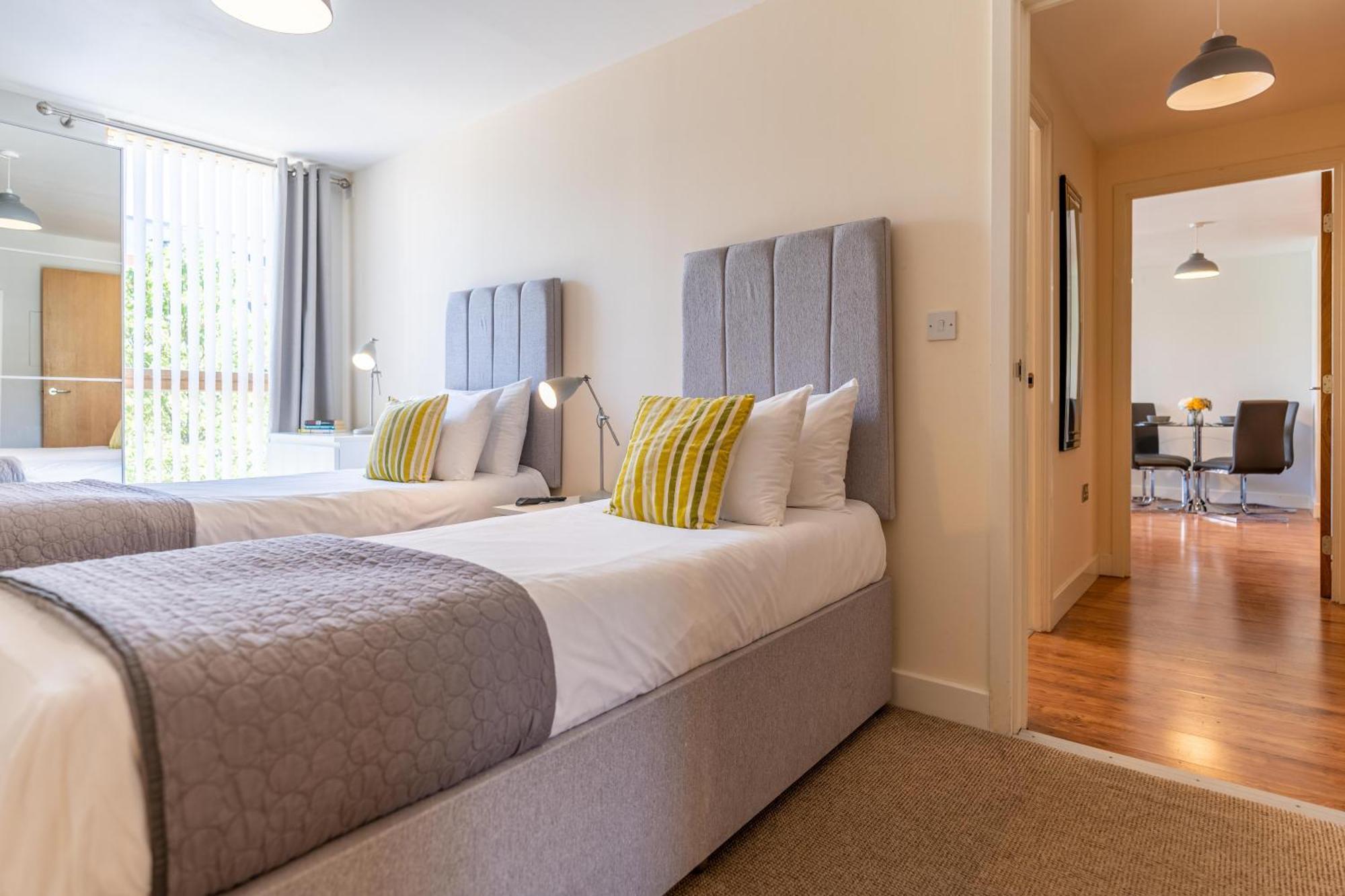 Cotels At Vizion: Central Serviced Apartments with Free Parking Milton Keynes Exterior photo