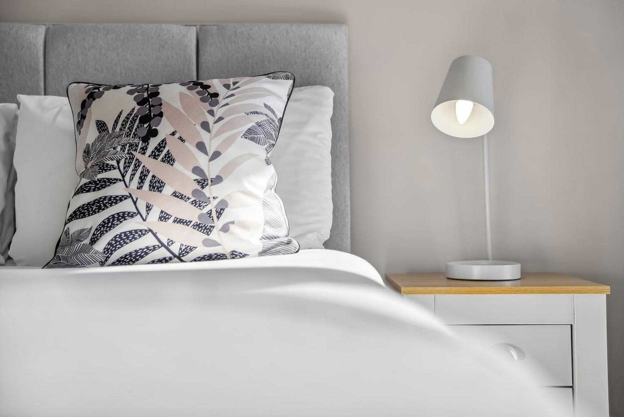 Cotels At Vizion: Central Serviced Apartments with Free Parking Milton Keynes Exterior photo