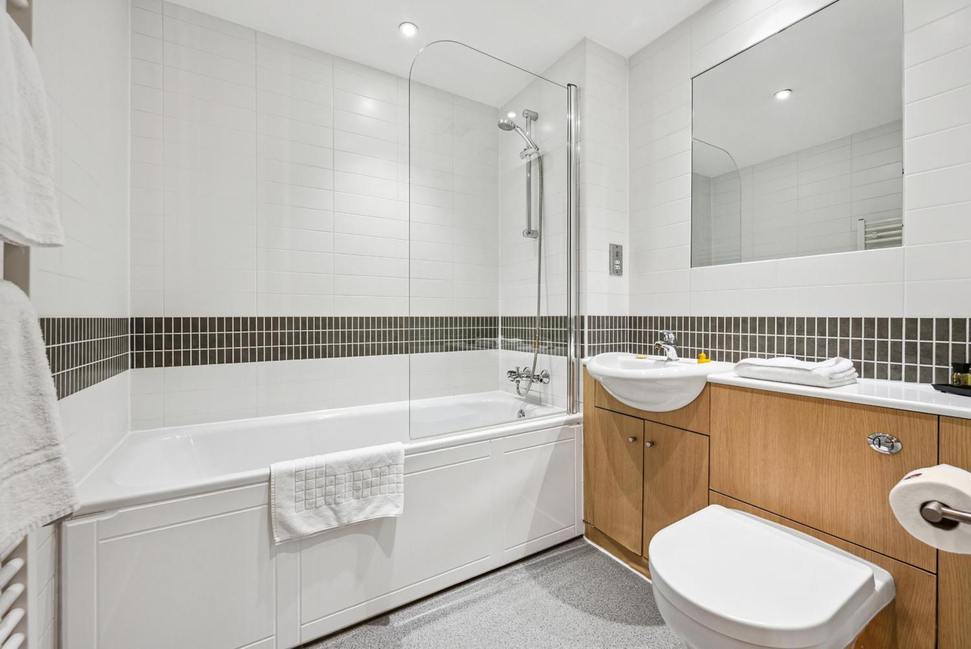 Cotels At Vizion: Central Serviced Apartments with Free Parking Milton Keynes Exterior photo