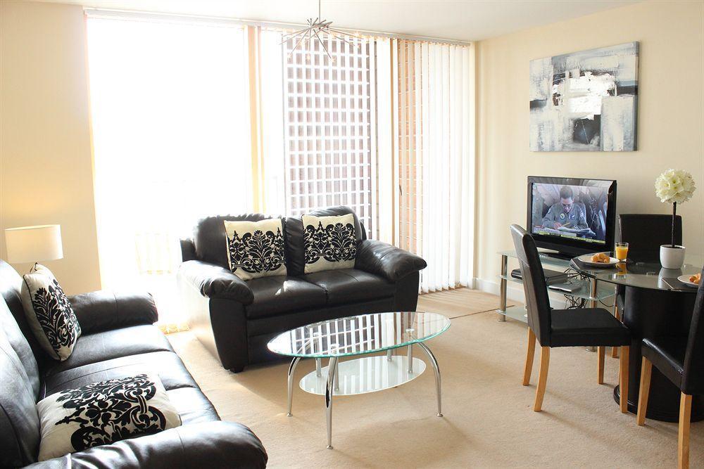 Cotels At Vizion: Central Serviced Apartments with Free Parking Milton Keynes Exterior photo