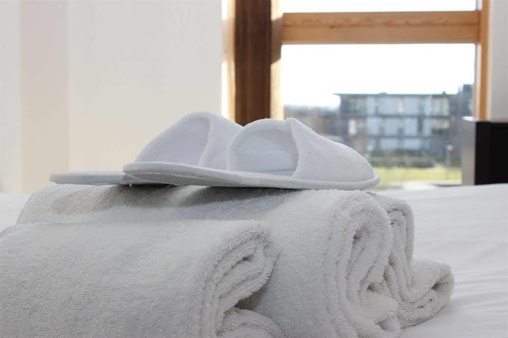 Cotels At Vizion: Central Serviced Apartments with Free Parking Milton Keynes Exterior photo