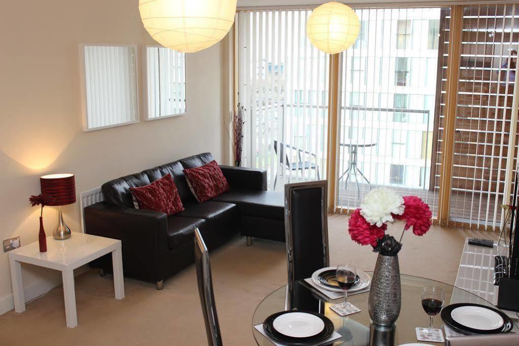 Cotels At Vizion: Central Serviced Apartments with Free Parking Milton Keynes Exterior photo